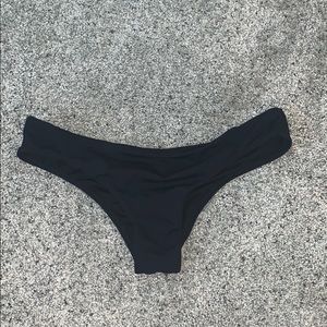 super cute crunched black billabong bottoms